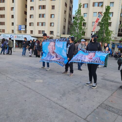 Manifestantes na Plaza Baquedano, Santiago, Chile, 2022.